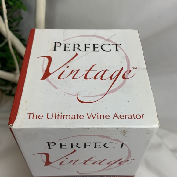 NIB Perfect Vintage the Ultimate WINE AERATOR for red wine - Picture 2 of 9